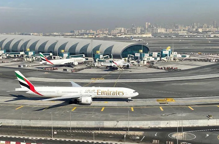 CAIRO, Egypt (Reuters) – Because of concerns over 5G mobile deployment, Dubai's Emirates airline stated on Tuesday that flights to many US locations will be suspended beginning January 19 until further notice.